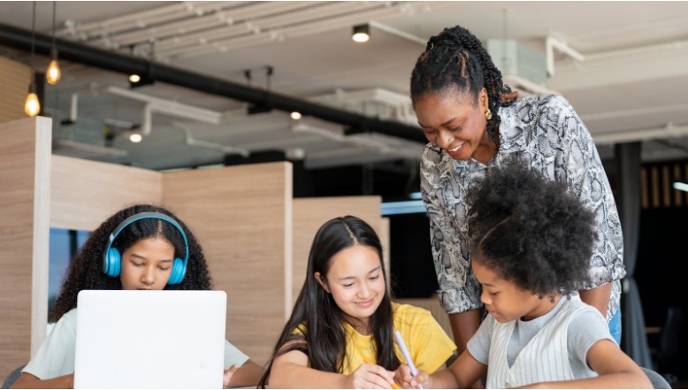 Online Education vs In-Person Learning: What Really Works